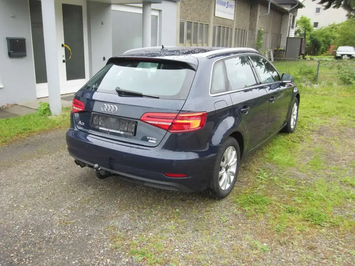 Gebraucht Audi A3 Comfort 150 PS (110 kW) 2016 Cosmos blue, metallic Kleinwagen