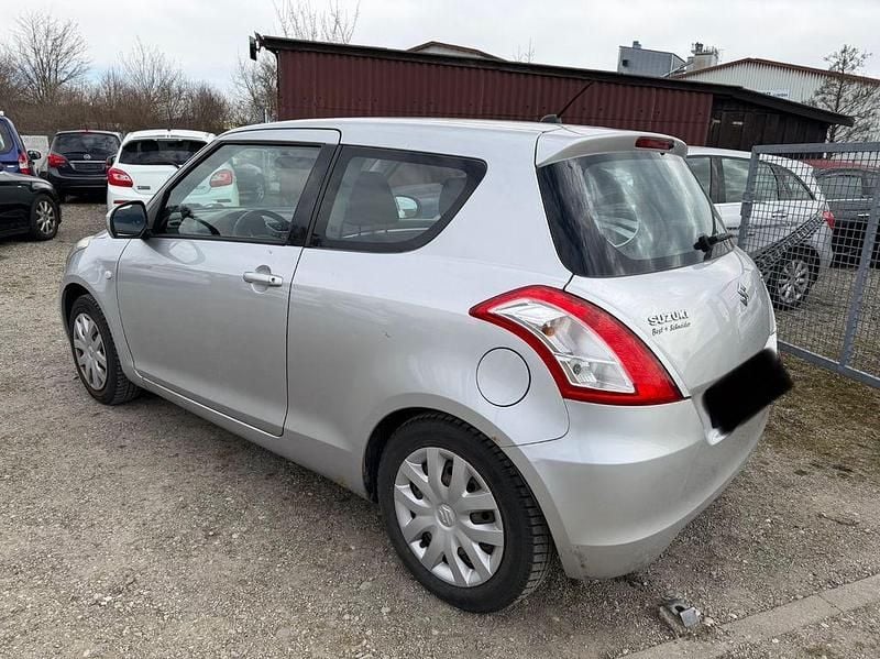 Gebraucht Suzuki Swift Comfort 94 PS (69 kW) 2011 Silber Kleinwagen