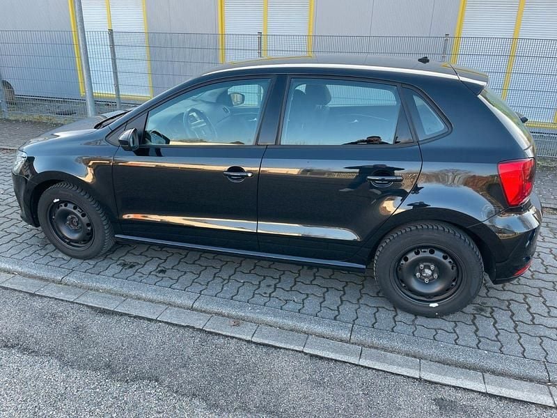 Gebraucht VW Polo Highline 90 PS (66 kW) 2015 Schwarz Limousine