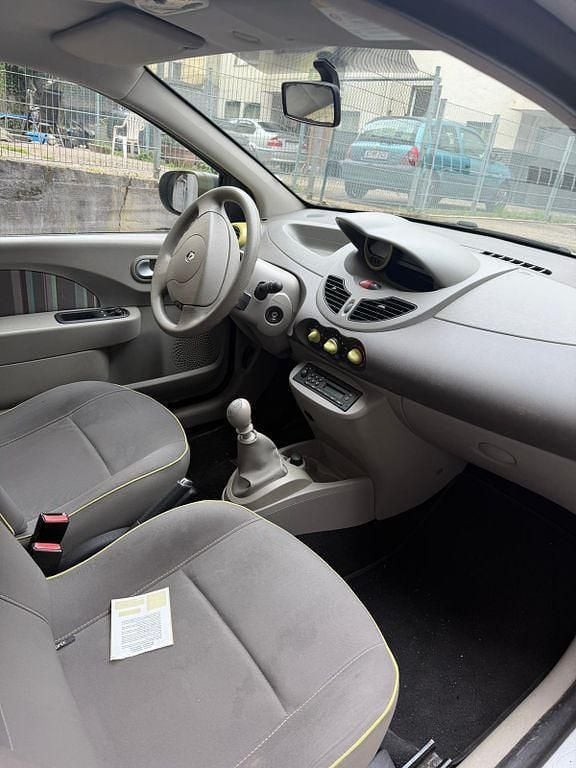 Gebraucht Renault Twingo Dynamique 75 PS (55 kW) 2012 Weiß Kleinwagen