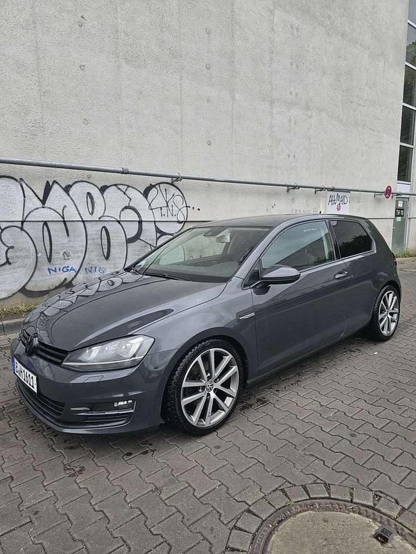 Grau Gebraucht 2015 VW Golf Coupé | 8.000 € (Fairer Preis) - Bild 1/4