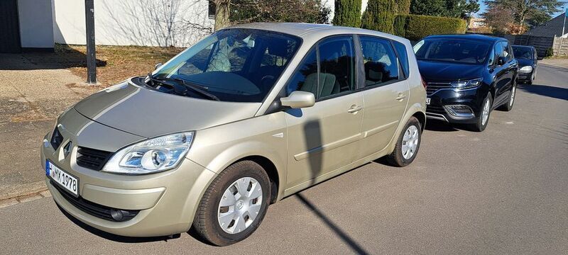 Gold Gebraucht 2008 Renault Scénic II Avantage Van / Kleinbus | 2.590 € (Fairer Preis) - Bild 1/4