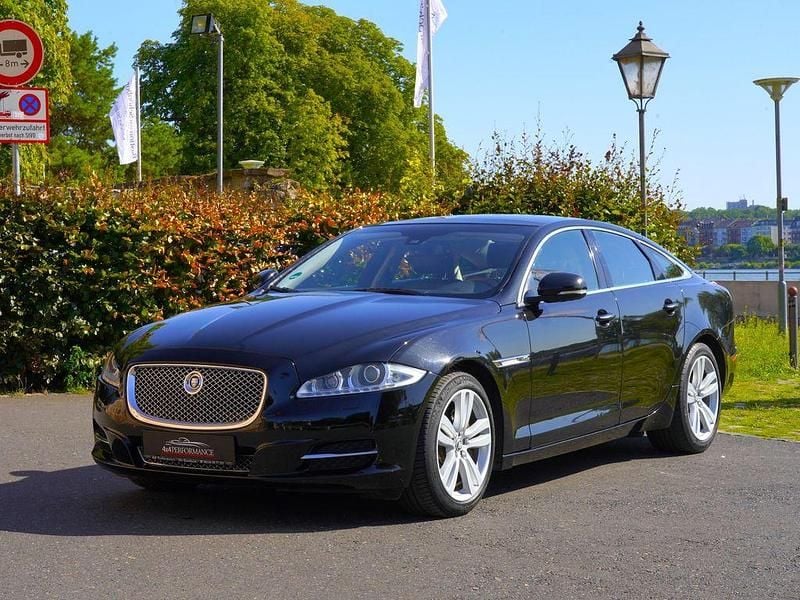 Gebraucht Jaguar XJ Premium Luxury 275 PS (202 kW) 2012 Schwarz Limousine