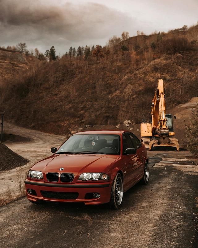 Gebraucht BMW 323 M Sport 171 PS (125 kW) 2000 Rot Limousine