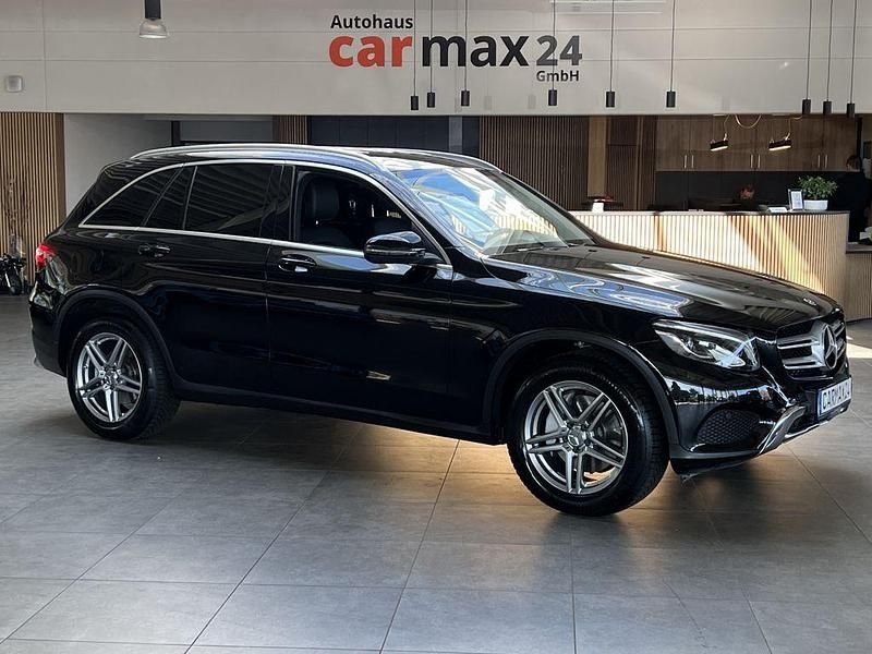 Schwarz Gebraucht 2016 Mercedes GLC250 Style SUV | 22.940 € (Etwas zu teuer) - Bild 1/4