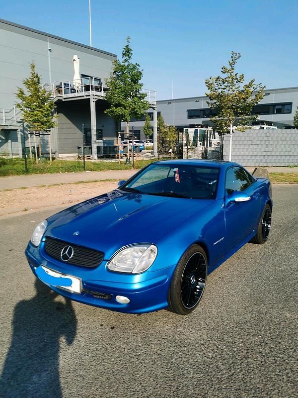 Blau Gebraucht 2000 Mercedes SLK200 Cabrio | 9.500 € - Bild 1/4