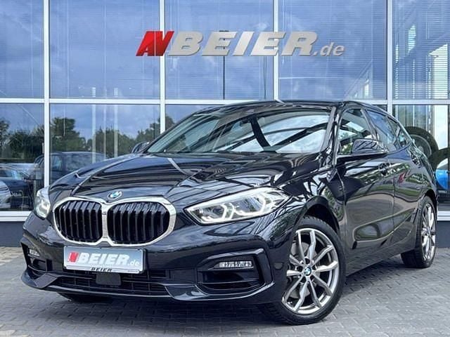 Black sapphire metallic Gebraucht 2024 BMW 120 Sport Line Kleinwagen | 25.990 € (Guter Preis) - Bild 1/4