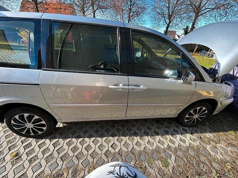 Silber Gebraucht 2003 Citroën C8 Van / Kleinbus | 1.000 € - Bild 1/4