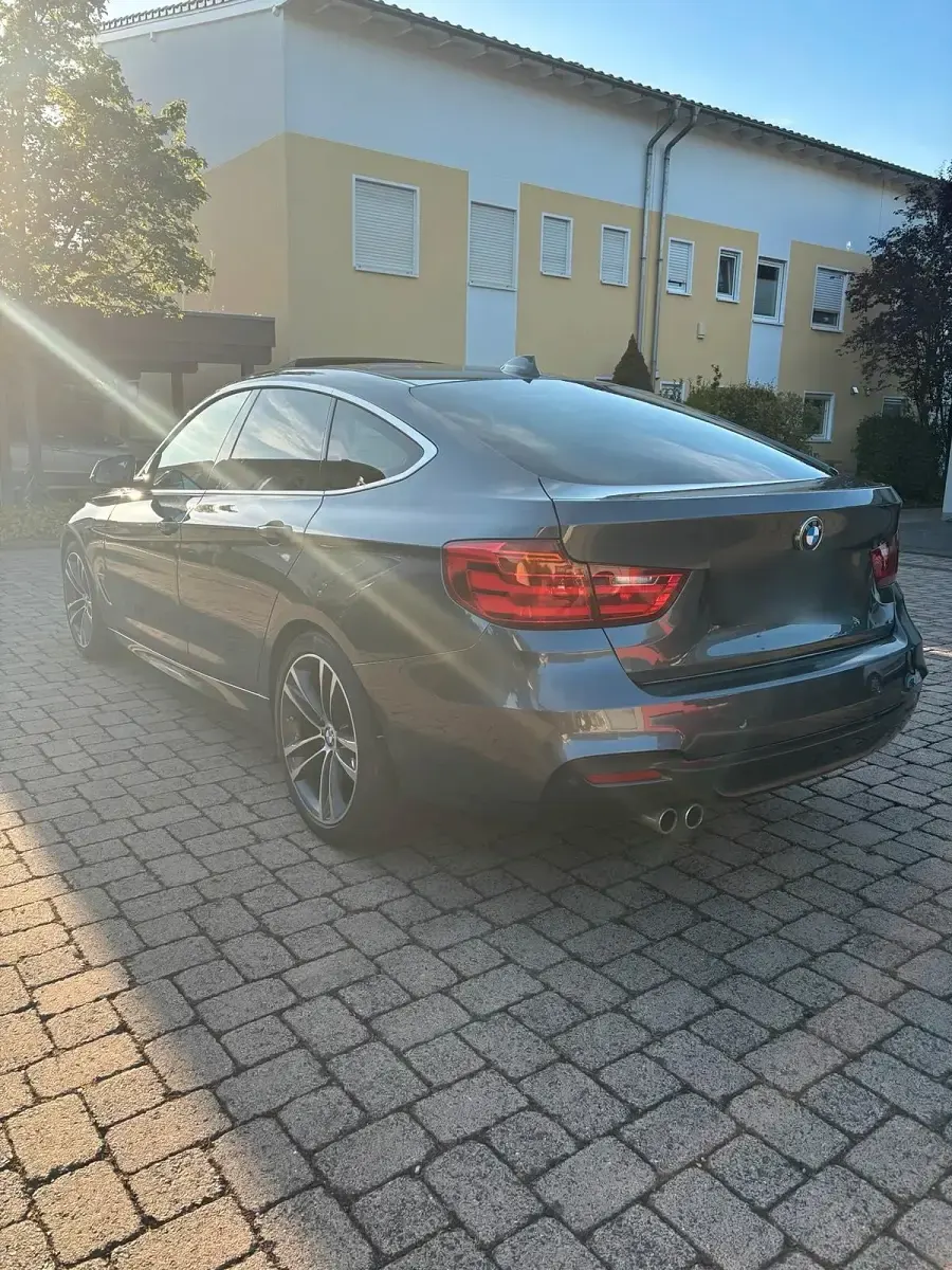 Gebraucht BMW 325 M Sport 218 PS (160 kW) 2015 Grau Limousine