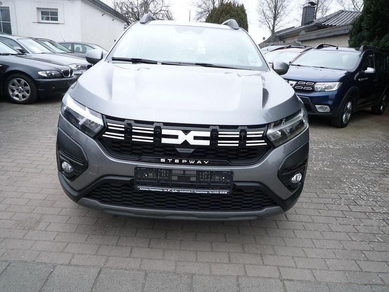 Gebraucht Dacia Sandero Expression 91 PS (66 kW) 2024 Grau Kleinwagen