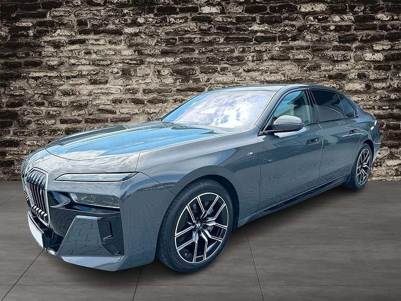 Grau Gebraucht 2023 BMW i7 Limousine | 79.000 € (Guter Preis) - Bild 1/4