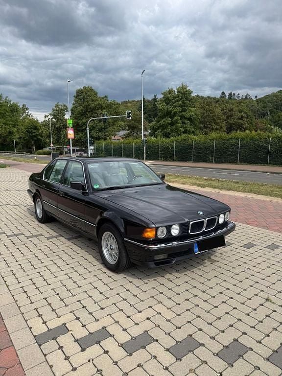 Gebraucht BMW 750 299 PS (219 kW) 1990 Schwarz Limousine