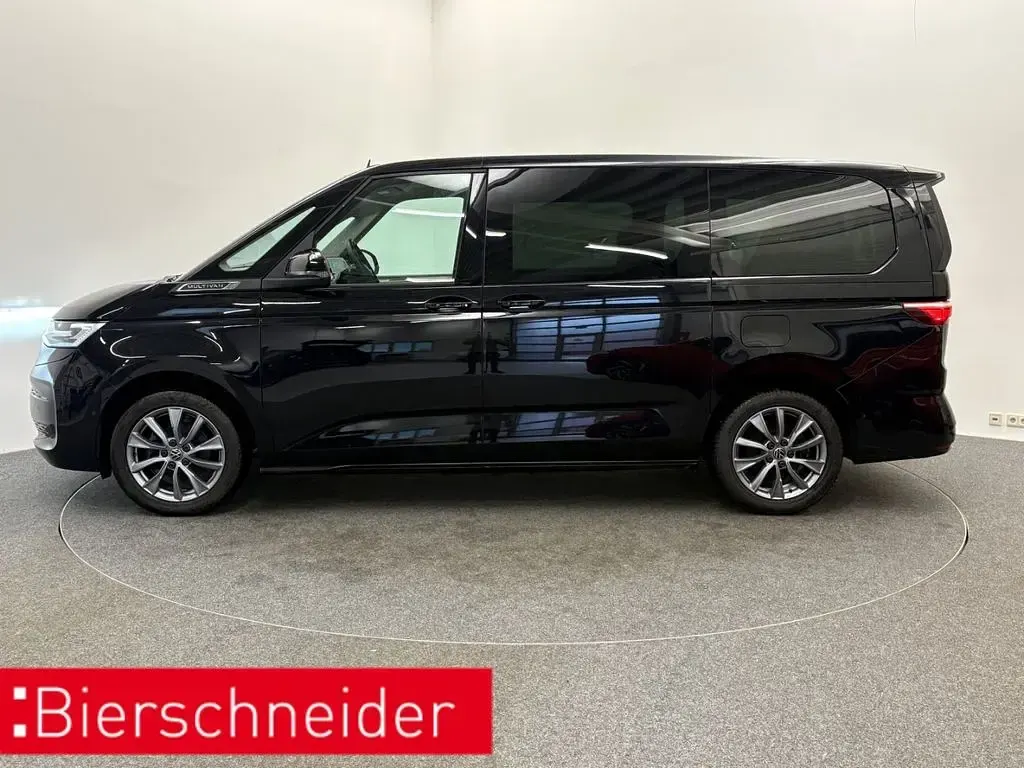 Gebraucht VW Multivan Style 150 PS (110 kW) 2024 Schwarz Van / Kleinbus