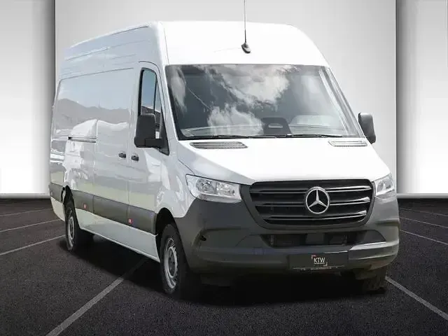 Gebraucht Mercedes Sprinter 170 PS (125 kW) 2025 Arktikweiss Van