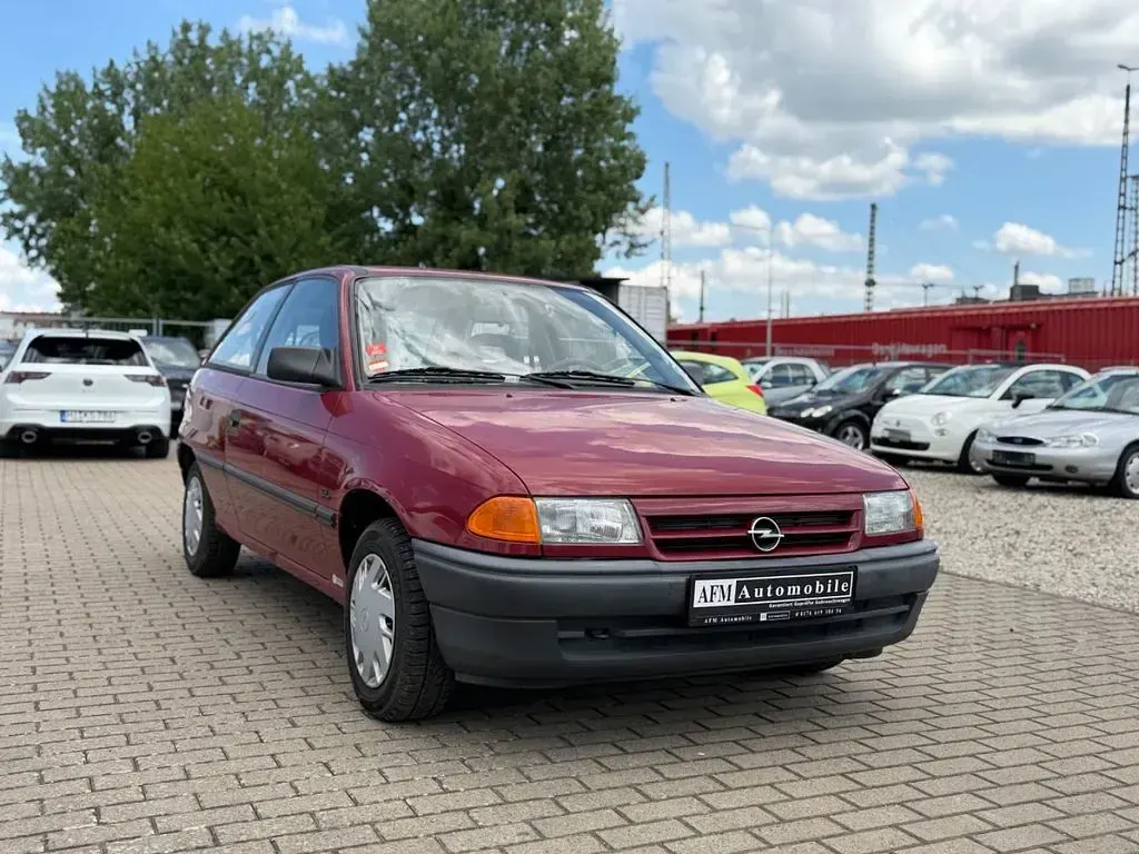 Gebraucht Opel Astra 60 PS (44 kW) 1992 Rot Kleinwagen