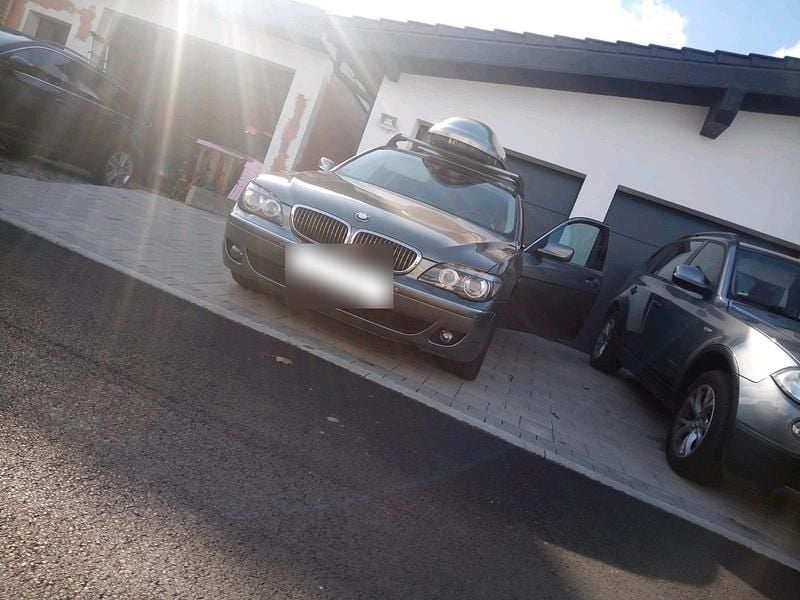 Gebraucht BMW 730 230 PS (169 kW) 2007 Grau Limousine