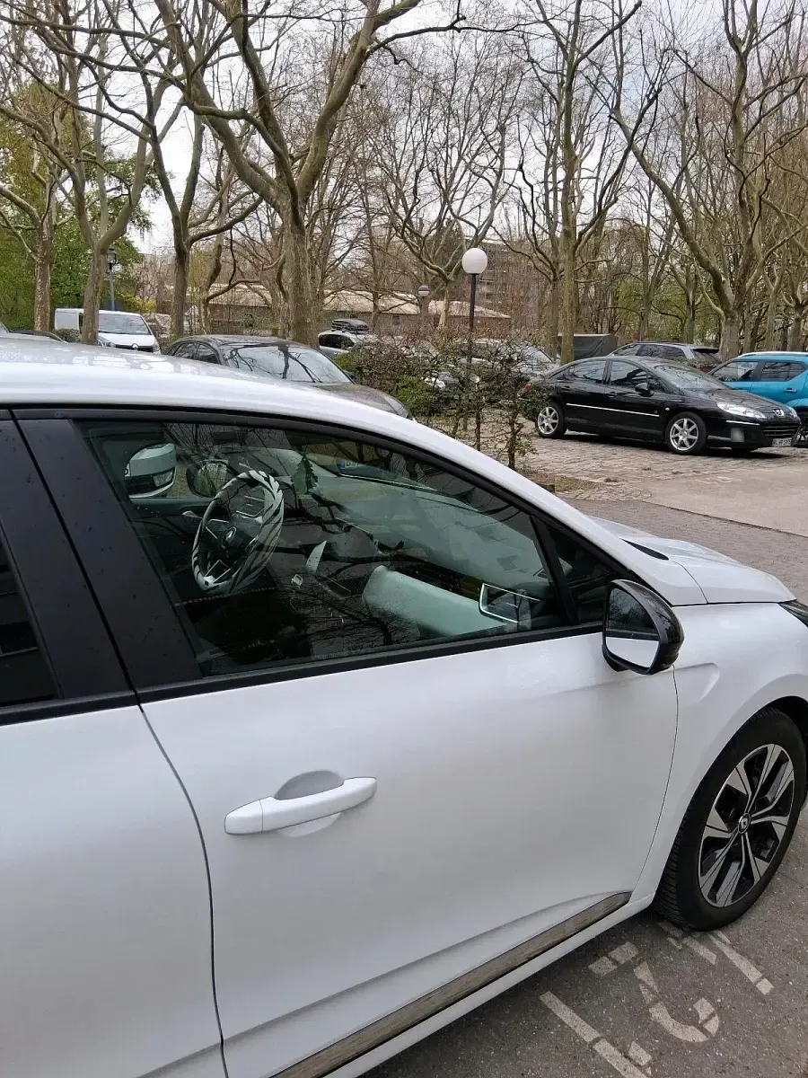 Gebraucht Renault Clio V 91 PS (66 kW) 2022 Weiß Limousine