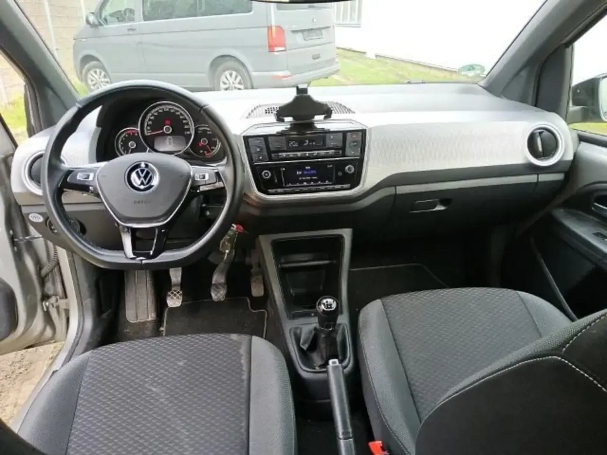 Gebraucht VW up! Active 65 PS (47 kW) 2023 Tungsten silver metallic Kleinwagen