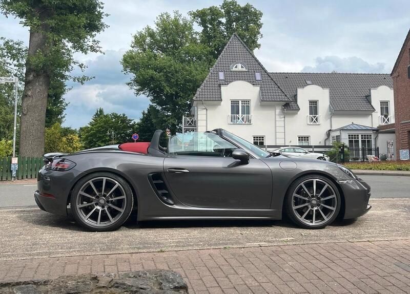 Grau Gebraucht 2016 Porsche 718 Boxster Cabrio | 50.900 € (Fairer Preis) - Bild 1/4