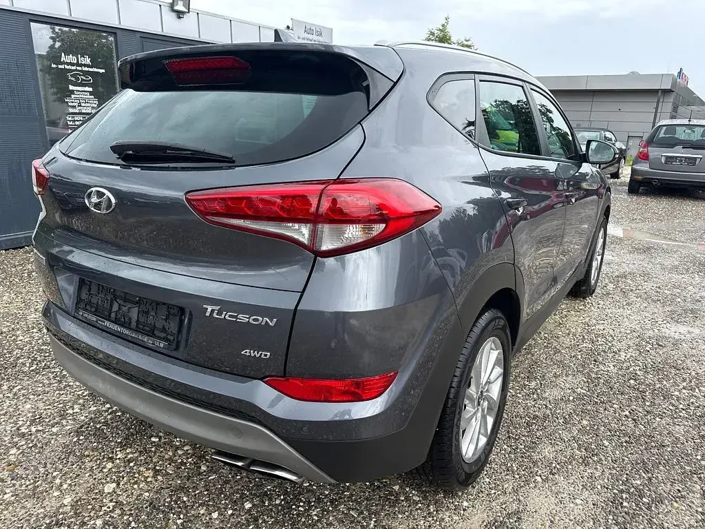 Gebraucht Hyundai Tucson Advantage 177 PS (130 kW) 2016 Grau SUV