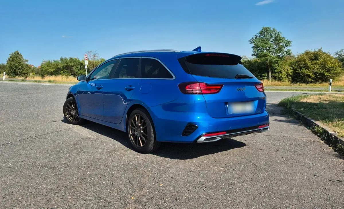 Gebraucht Kia Ceed Sportswagon GT-Line 160 PS (117 kW) 2022 Blau Kombi