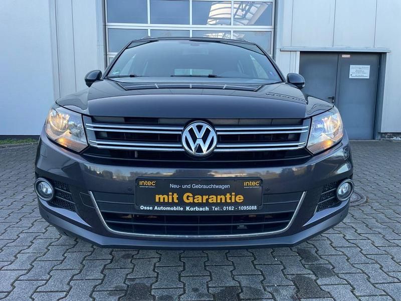 Gebraucht VW Tiguan LOUNGE 125 PS (91 kW) 2015 Grau SUV
