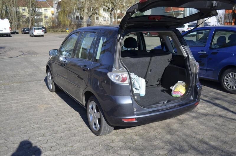 Grau Gebraucht 2006 Mazda 2 Kleinwagen | 2.200 € (Etwas zu teuer) - Bild 1/4