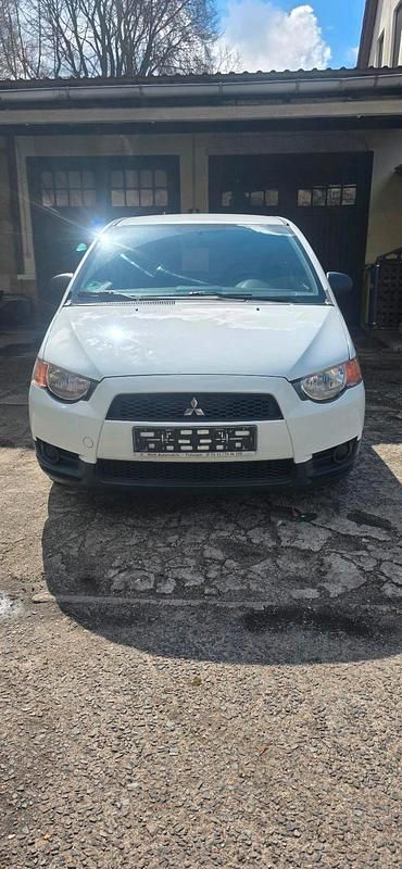Gebraucht Mitsubishi Colt 75 PS (55 kW) 2011 Weiß Kleinwagen