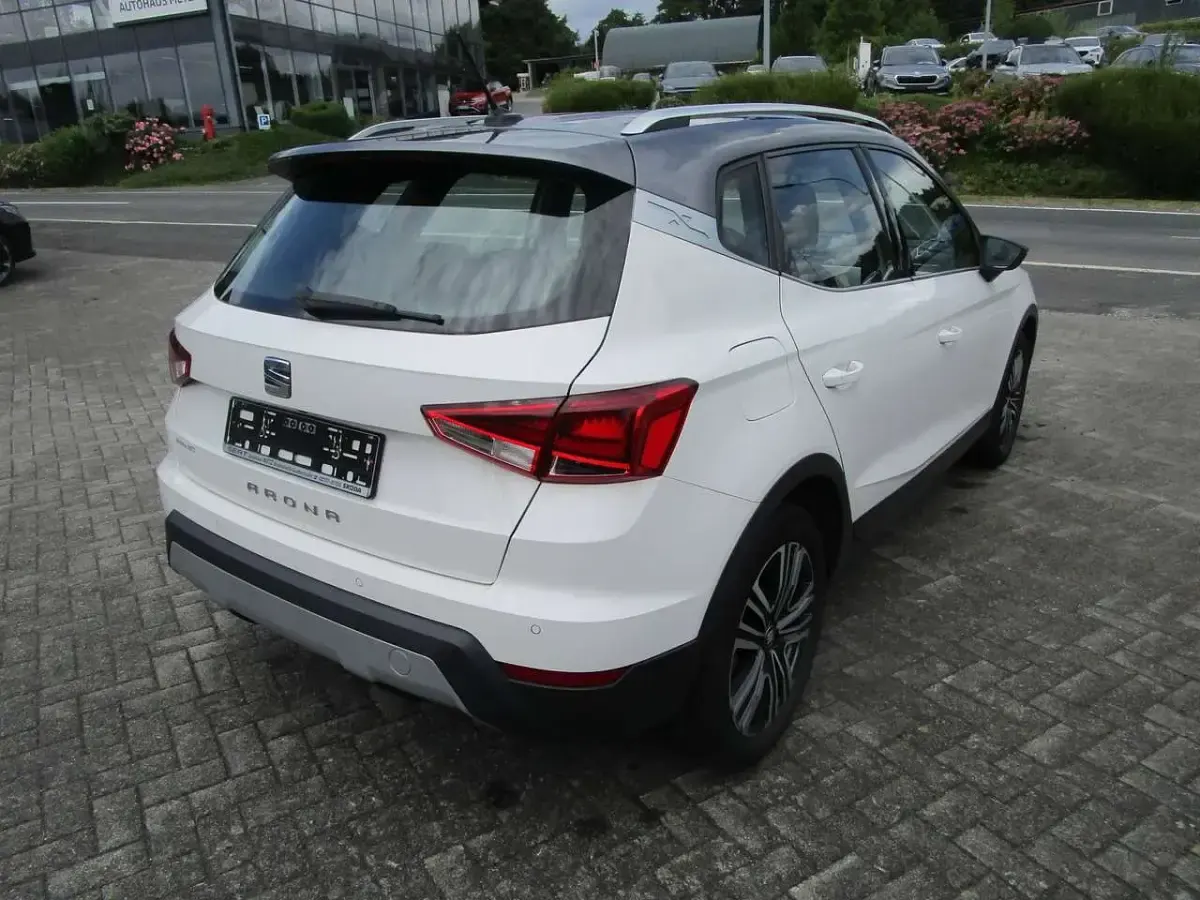 Gebraucht Seat Arona XCELLENCE 116 PS (85 kW) 2017 "candy" weiss SUV