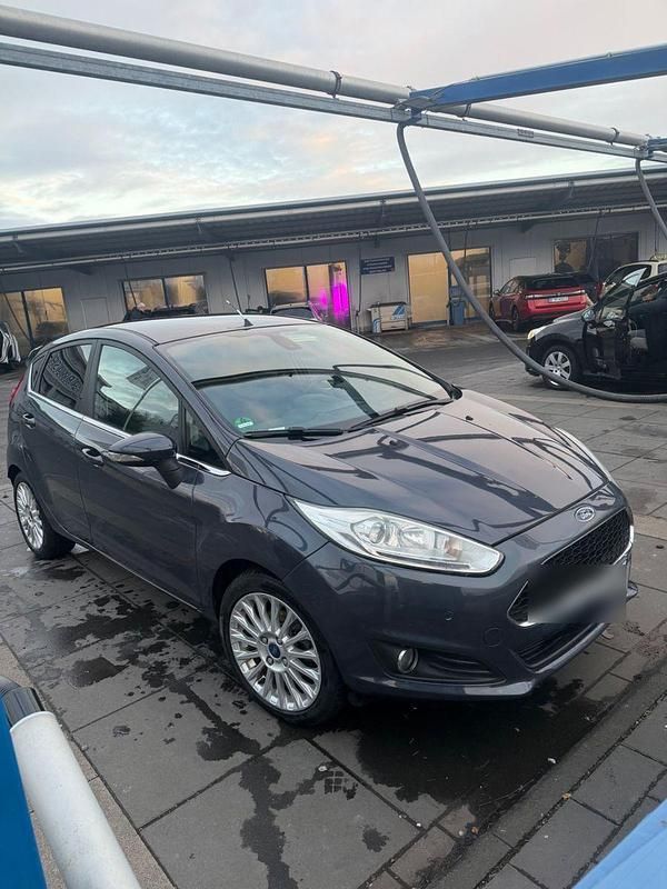 Gebraucht Ford Fiesta SYNC Edition 101 PS (74 kW) 2014 Grau Kleinwagen