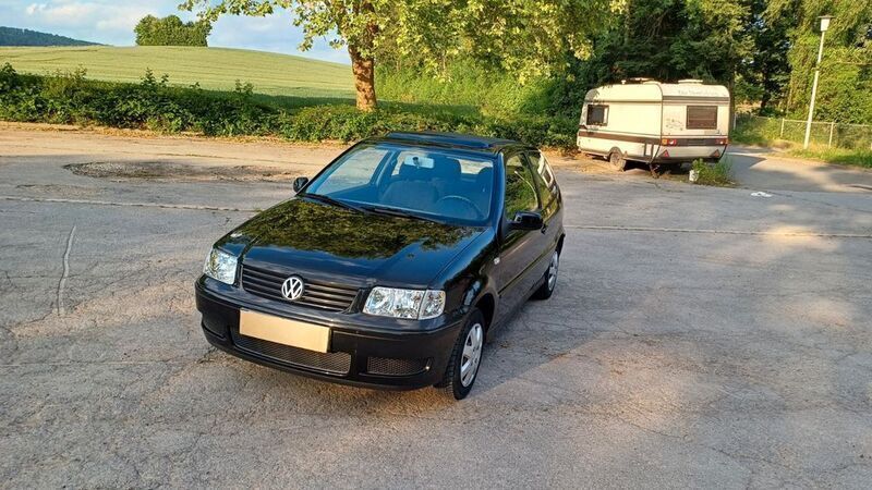Schwarz Gebraucht 2001 VW Polo Limousine | 1.699 € (Fairer Preis) - Bild 1/4