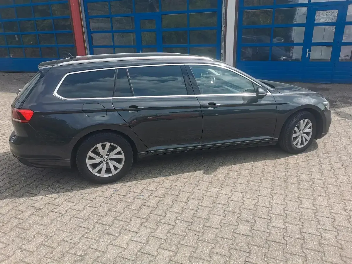 Gebraucht VW Passat 120 PS (88 kW) 2020 Grau Limousine