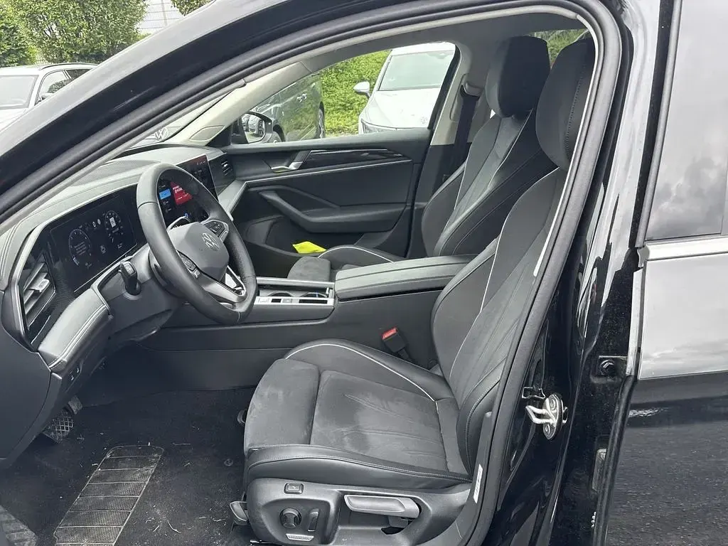 Gebraucht VW Passat Business 150 PS (110 kW) 2025 Grenadillschwarz metallic Kombi