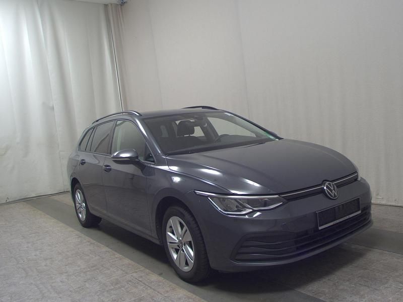 Gebraucht VW Golf VIII Life 150 PS (110 kW) 2024 Delfingrau metallic Kombi