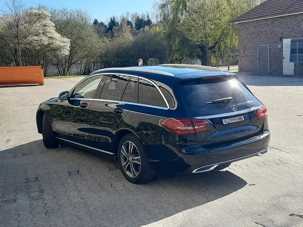 Gebraucht Mercedes C200 160 PS (117 kW) 2019 Schwarz Limousine