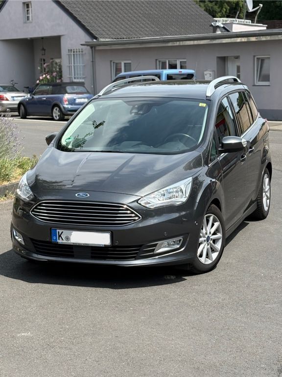 Grau Gebraucht 2017 Ford Grand C-Max Titanium Van / Kleinbus | 12.900 € (Fairer Preis) - Bild 1/4