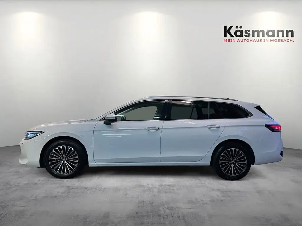Usata VW Passat Elegance 150 CV (110 kW) 2025 Bianco Station wagon