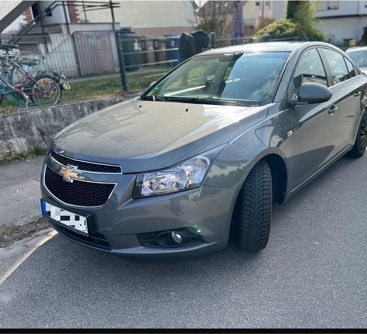Second-hand Chevrolet Cruze 140 CP (102 kW) 2011 Gri Berlinǎ