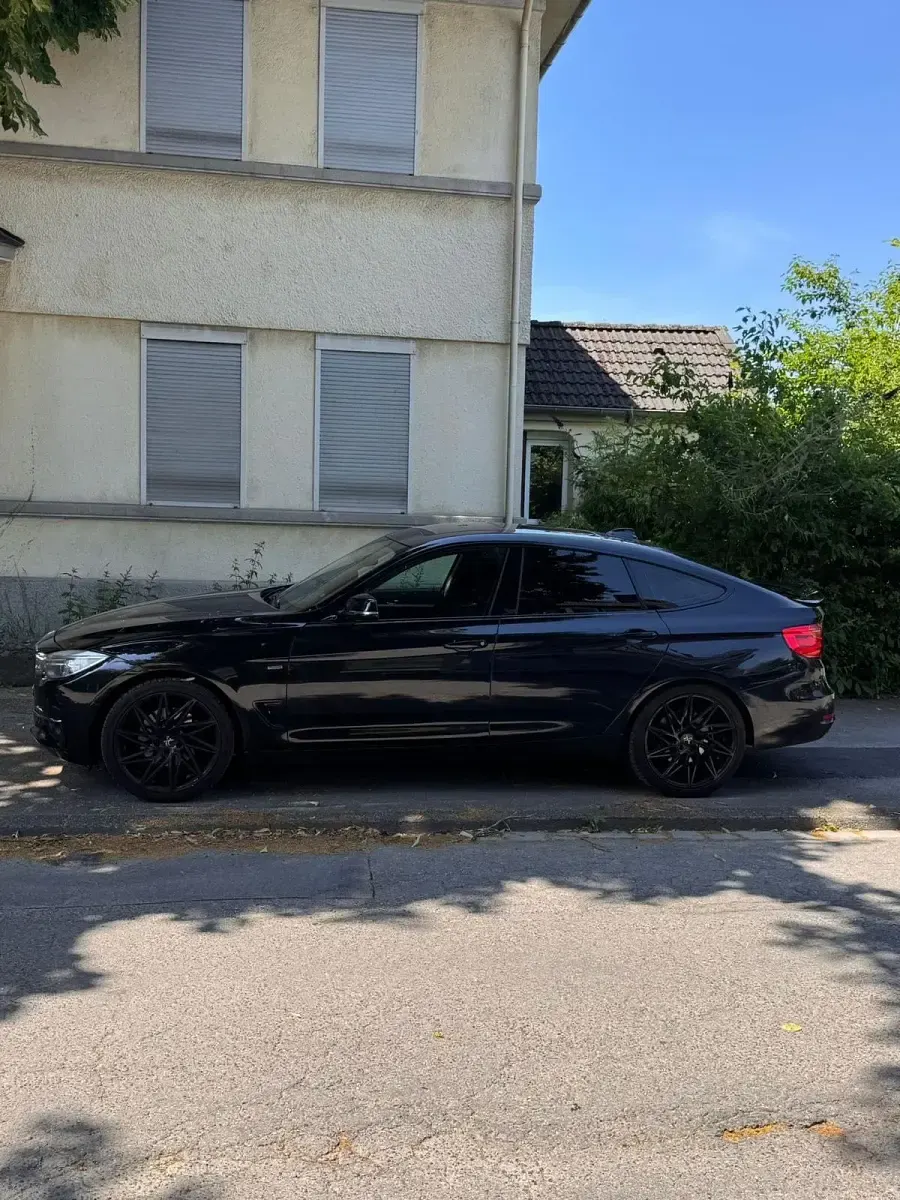 Gebraucht BMW 330 258 PS (189 kW) 2014 Schwarz Limousine