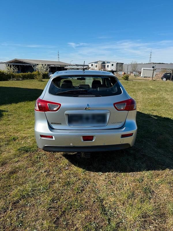 Gebraucht Mitsubishi Lancer 143 PS (105 kW) 2010 Silber Limousine