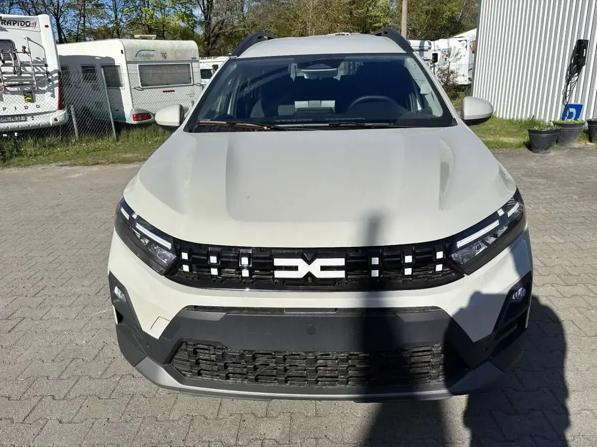 Neu Dacia Jogger Journey 109 PS (80 kW) 2026 Sandstone Van / Kleinbus