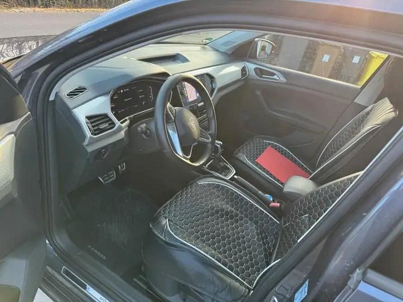 Gebraucht VW T-Cross Move 150 PS (110 kW) 2023 Grau SUV
