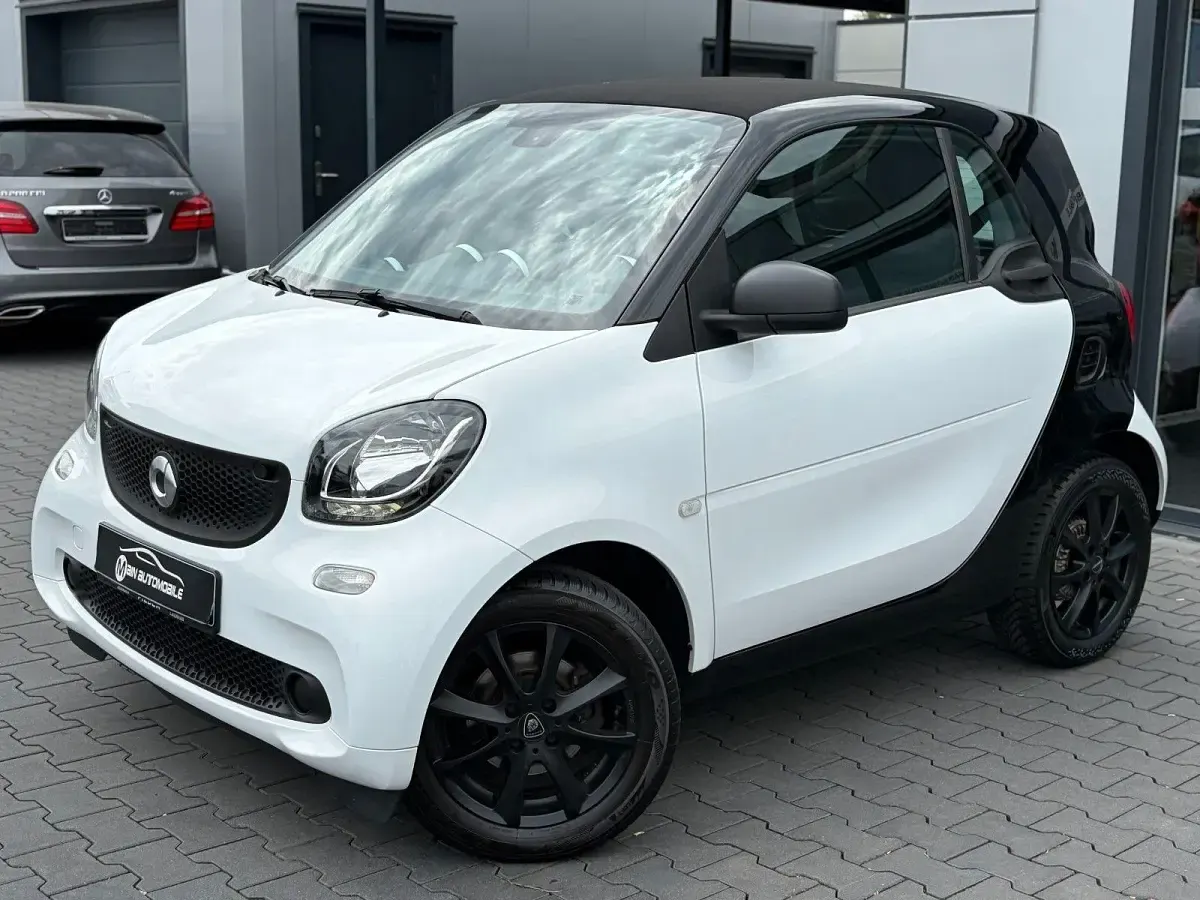 Gebraucht Smart ForTwo Coupé 71 PS (52 kW) 2019 Schwarz Coupé