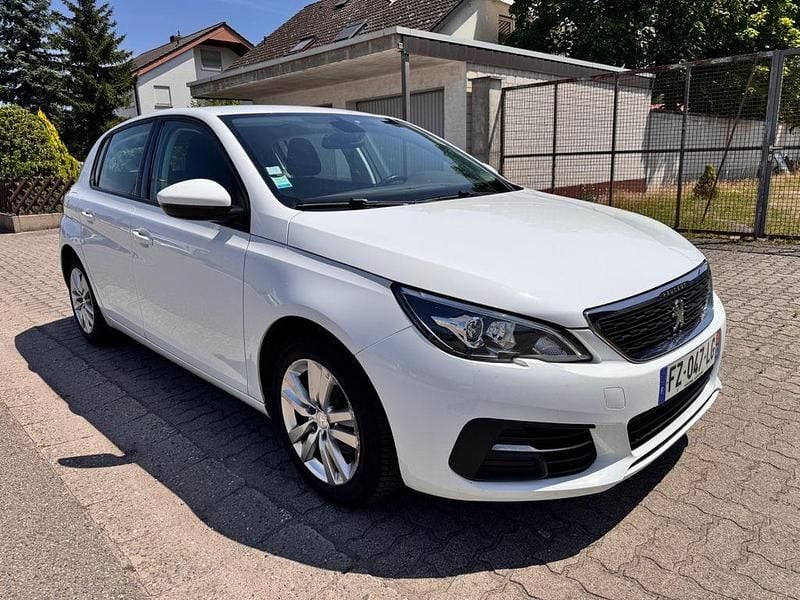Weiß Gebraucht 2021 Peugeot 308 Limousine | 9.300 € (Etwas zu teuer) - Bild 1/4