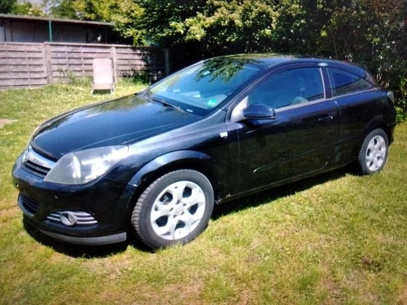 Gebraucht 2006 Opel Astra Coupé | 1.300 € (Guter Preis) - Bild 1/4