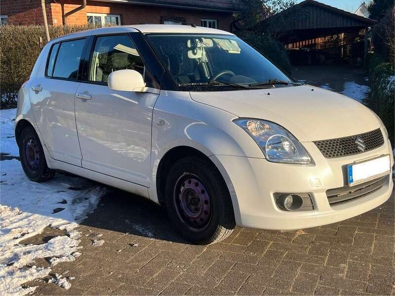 Weiß Gebraucht 2010 Suzuki Swift Limousine | 1.100 € (Superpreis) - Bild 1/4