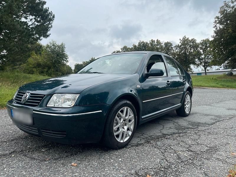 Grün Gebraucht 2002 VW Bora Limousine | 1.999 € (Fairer Preis) - Bild 1/4