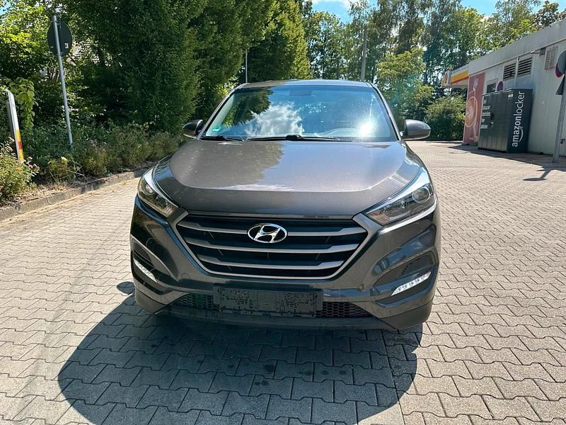 Gebraucht Hyundai Tucson 132 PS (97 kW) 2016 Grau SUV