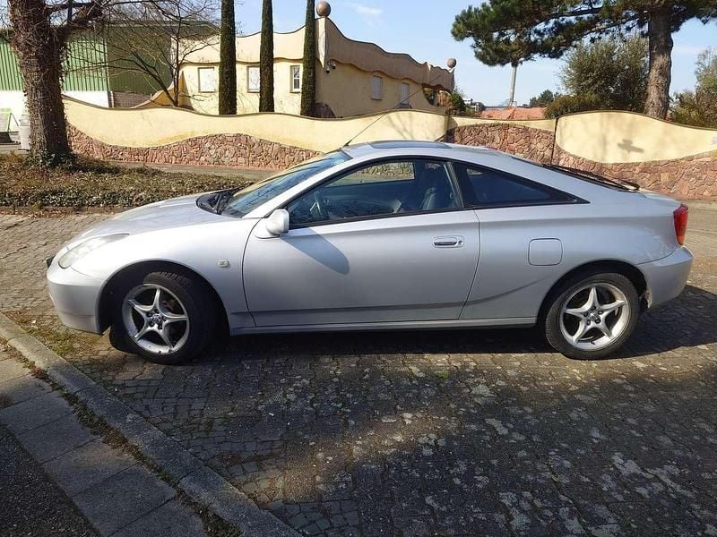 Gebraucht Toyota Celica 143 PS (105 kW) 2000 Silber Coupé