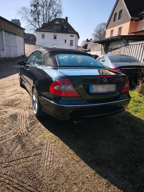Gebraucht Mercedes CLK280 231 PS (169 kW) 2007 Schwarz Cabrio